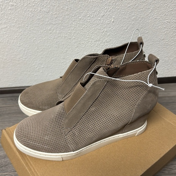 Steve Madden Suede Wedge Sneaker Bootie - Picture 6 of 7